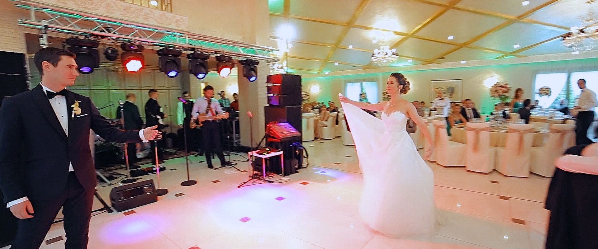 DaVinci venue, Cluj, Transylvania - Wedding first dance
