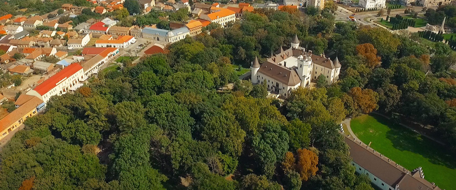 Castelul Karolyi din Carei si parcul - Cadru aerian filmat cu drona